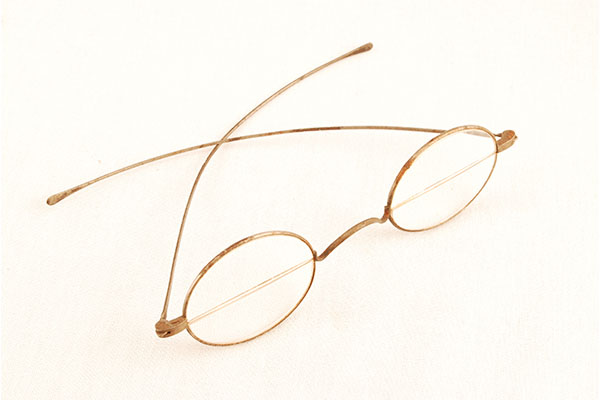 Eyewear Through The Years: 1700s To Today - Wardrobe Trends Fashion (WTF)